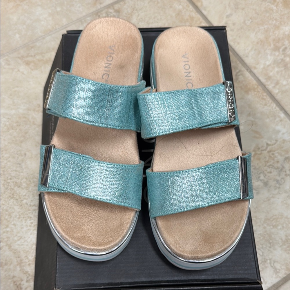 Vionic Aqua Linen Brandie Flatform Slide Sandals